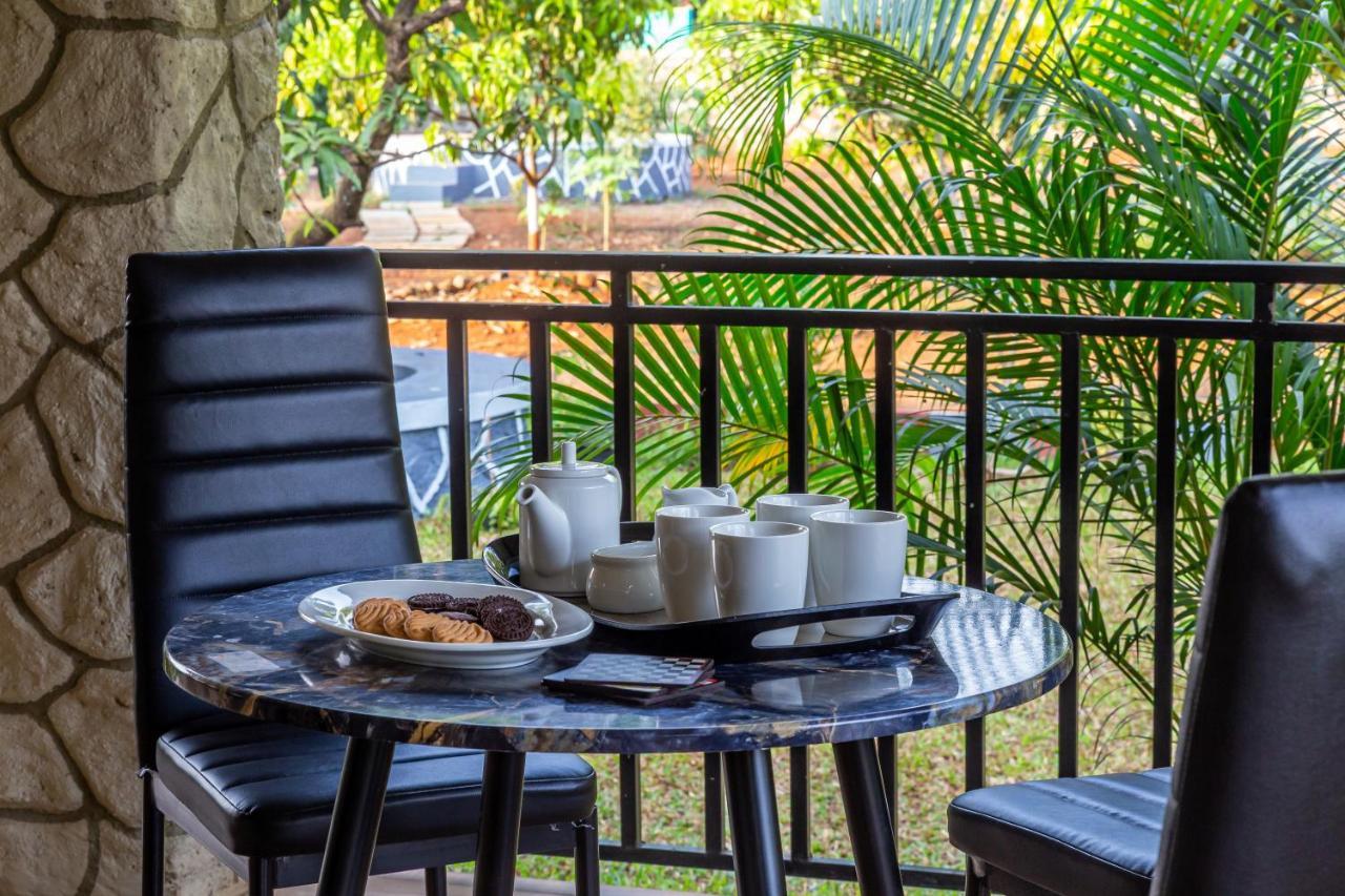 Saffronstays Apricus Farm, Karjat Εξωτερικό φωτογραφία